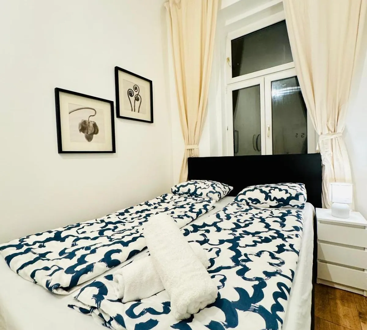 Charming 5Br Shared Apt, Minutes From Atzgersdorf Vienna Apartment
