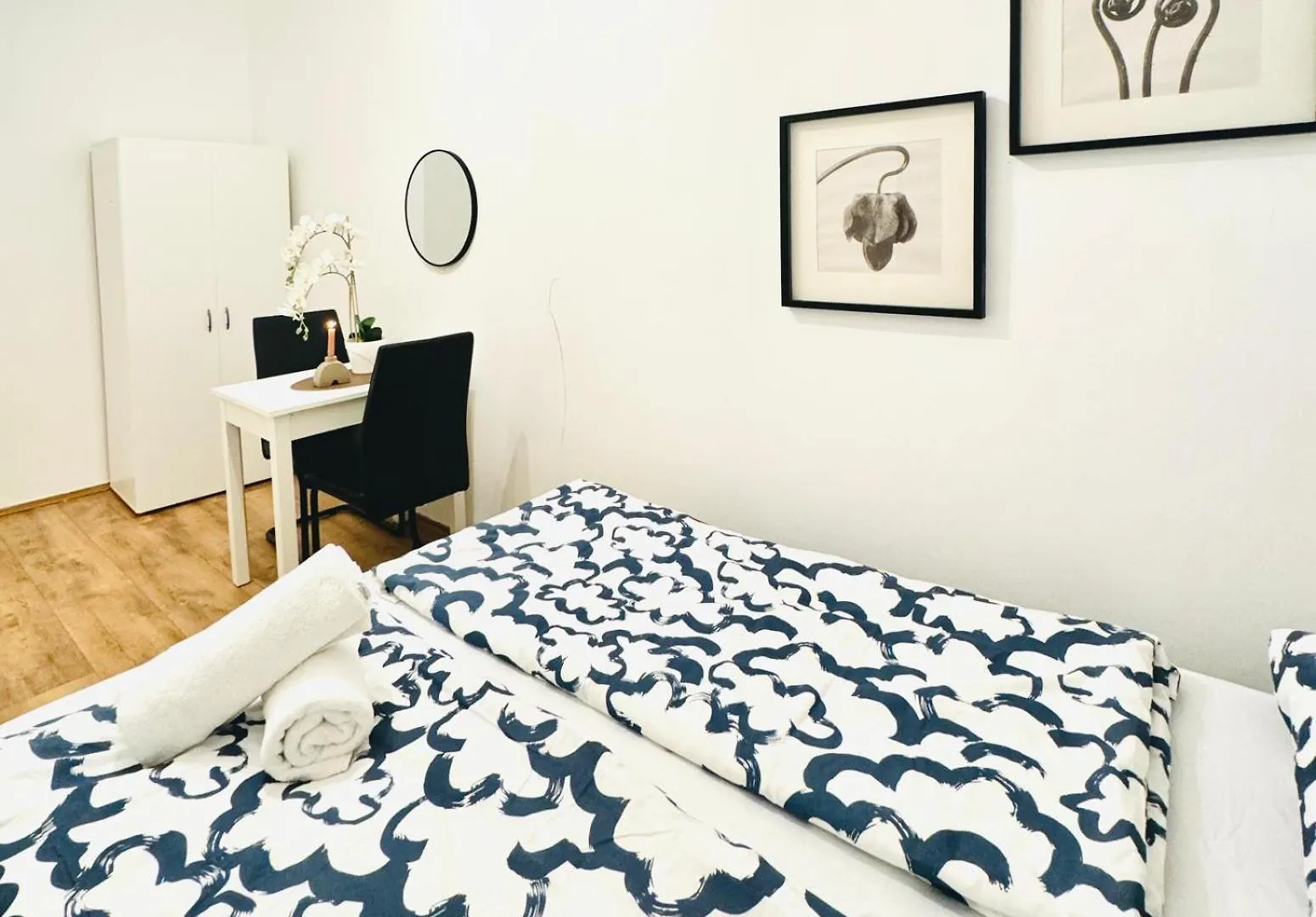 Charming 5Br Shared Apt, Minutes From Atzgersdorf Viena Austria