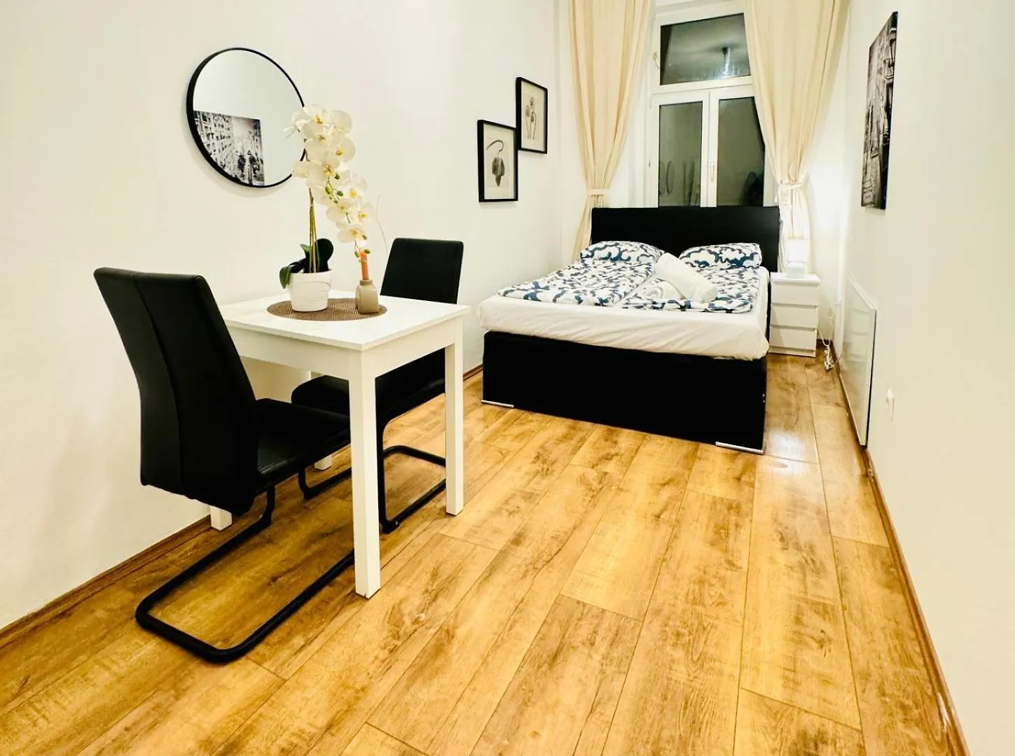 Charming 5Br Shared Apt, Minutes From Atzgersdorf Vienna 0*,  Austria