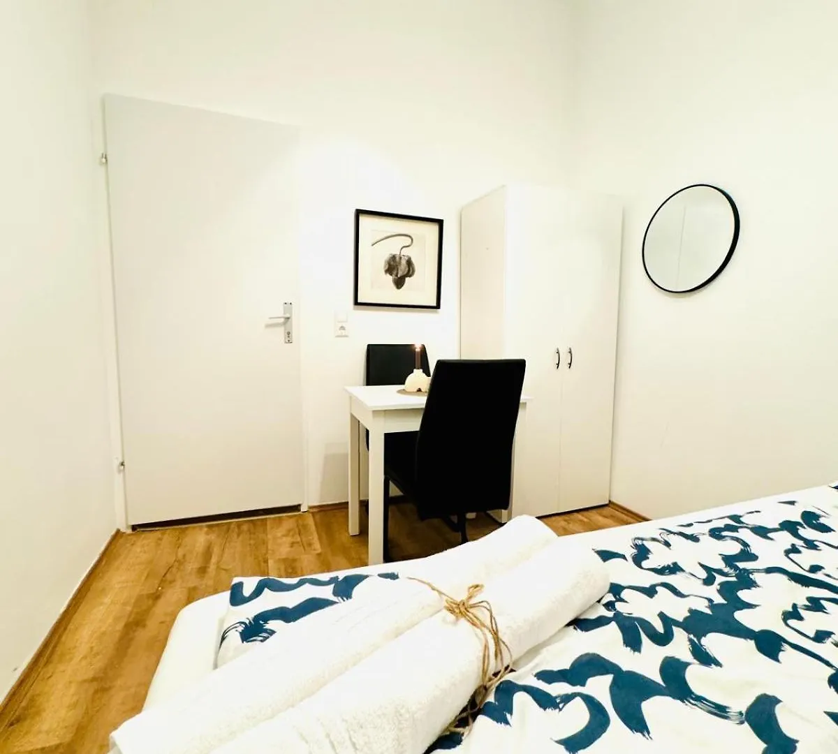 Charming 5Br Shared Apt, Minutes From Atzgersdorf Vienna 0*,  Austria