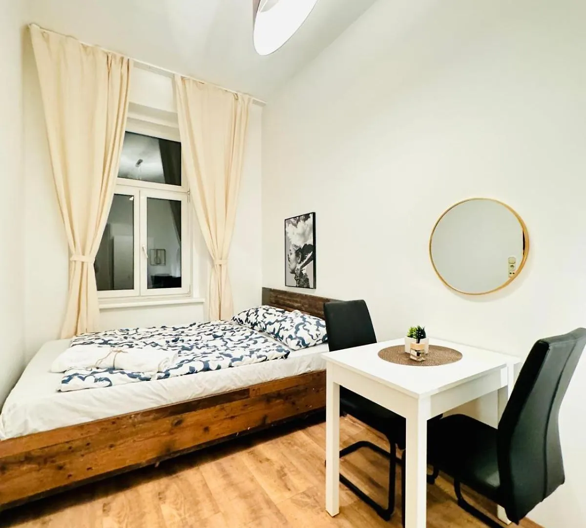 Apartment Charming 5Br Shared Apt, Minutes From Atzgersdorf Vienna