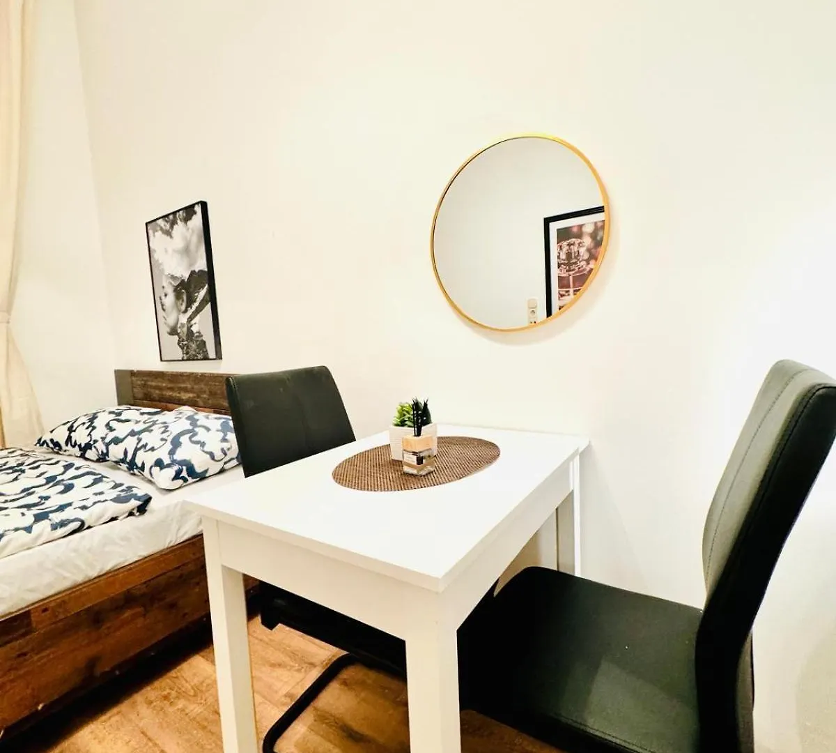 Charming 5Br Shared Apt, Minutes From Atzgersdorf Vienna 0*,