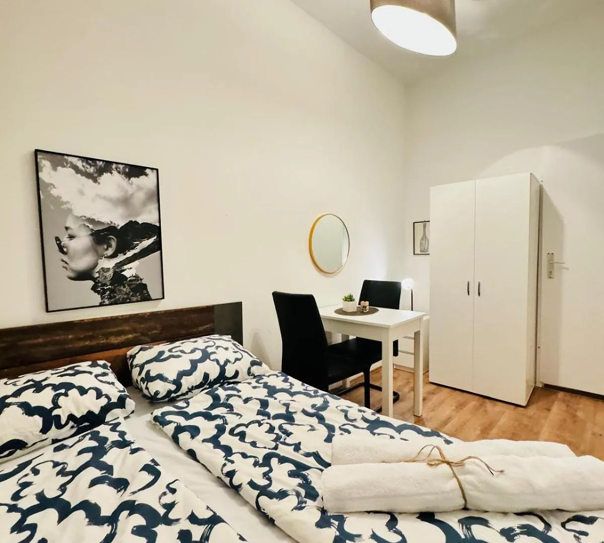 Apartamento Charming 5Br Shared Apt, Minutes From Atzgersdorf Viena Austria