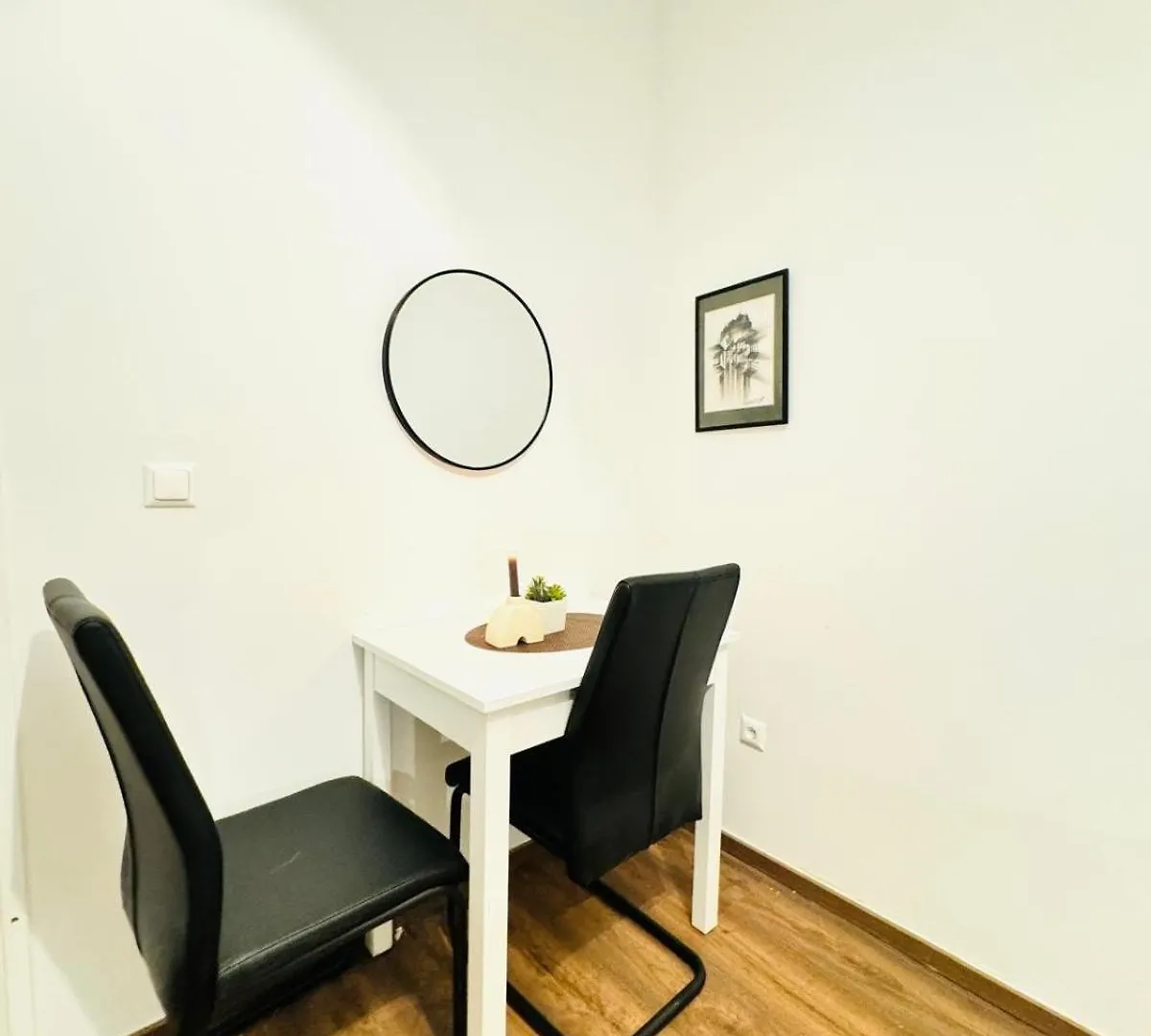 Apartment Charming 5Br Shared Apt, Minutes From Atzgersdorf Vienna