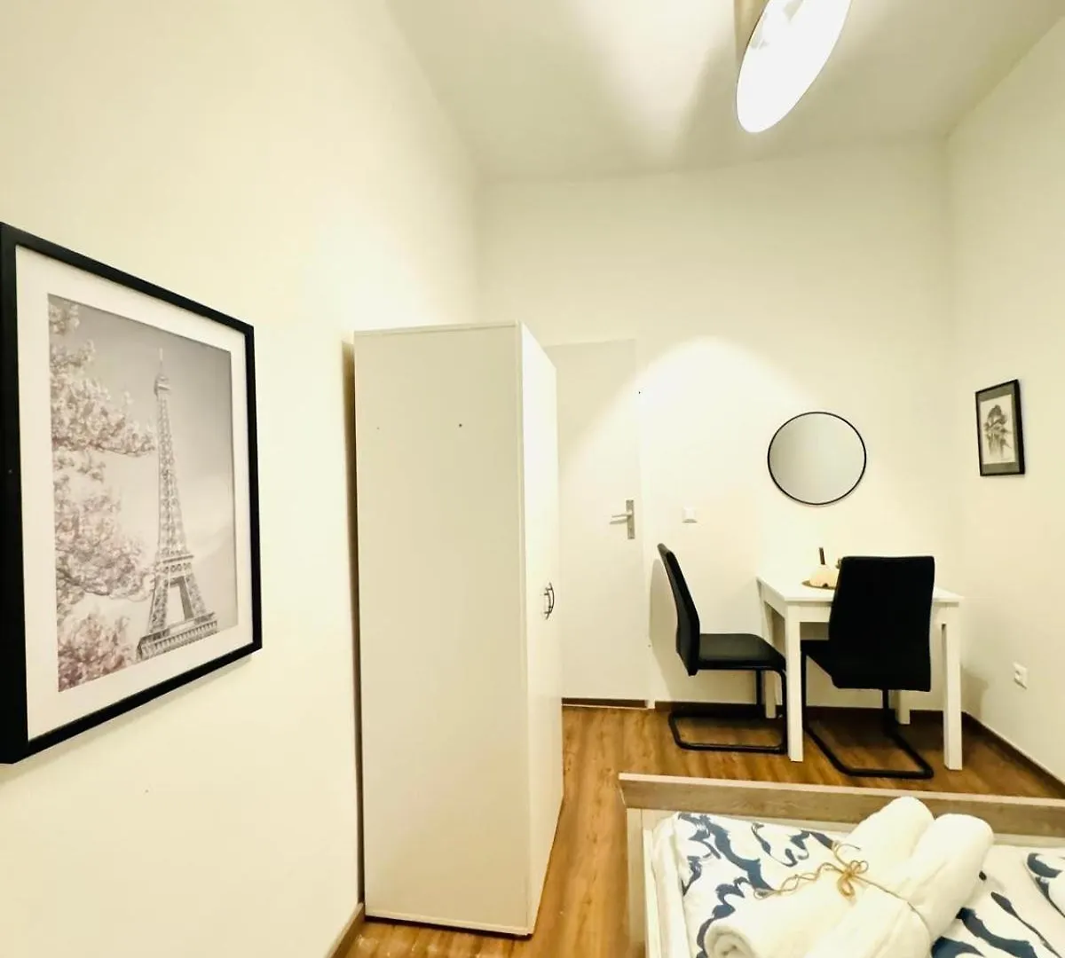Charming 5Br Shared Apt, Minutes From Atzgersdorf Vienna 0*,