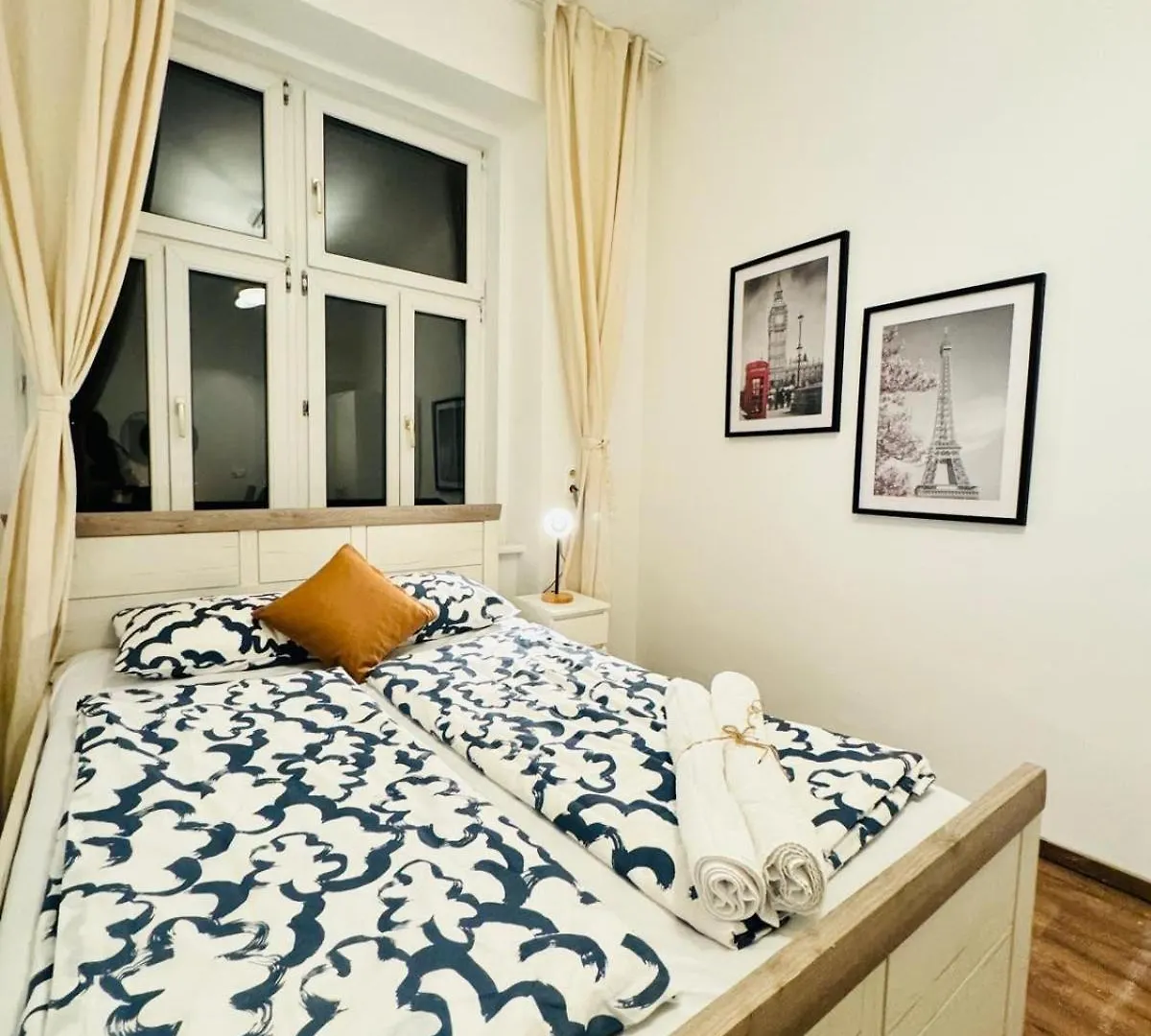 Charming 5Br Shared Apt, Minutes From Atzgersdorf Vienna Apartment