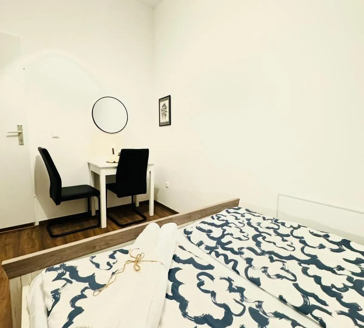 Charming 5Br Shared Apt, Minutes From Atzgersdorf Viena 0*,
