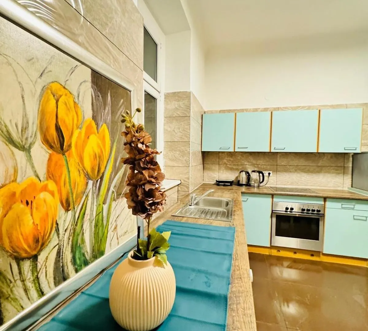Charming 5Br Shared Apt, Minutes From Atzgersdorf Vienna 0*,  Austria