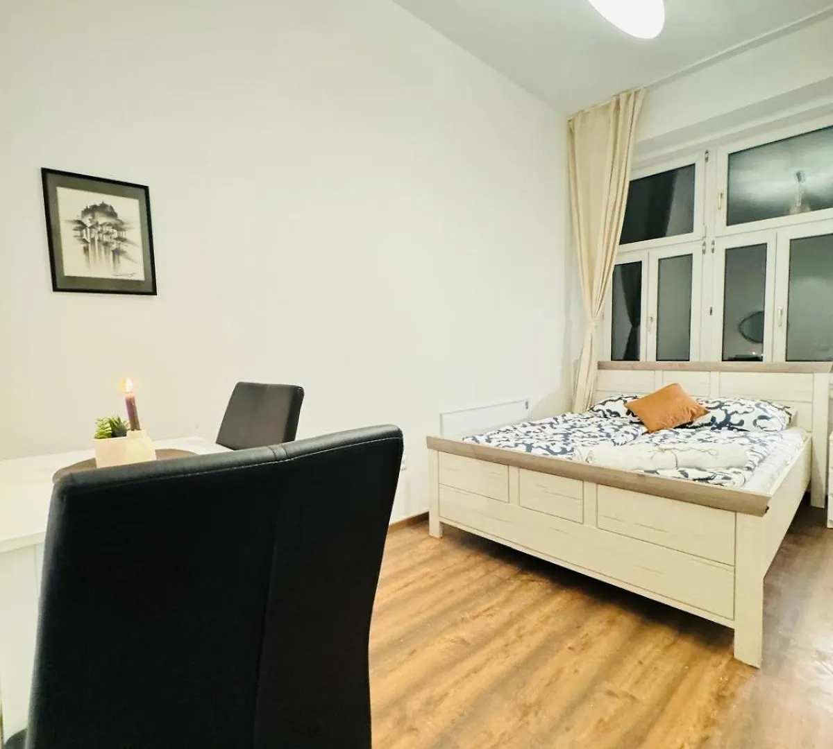 Charming 5Br Shared Apt, Minutes From Atzgersdorf Vienna Austria