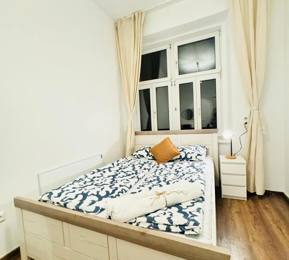 Apartamento Charming 5Br Shared Apt, Minutes From Atzgersdorf Viena Austria
