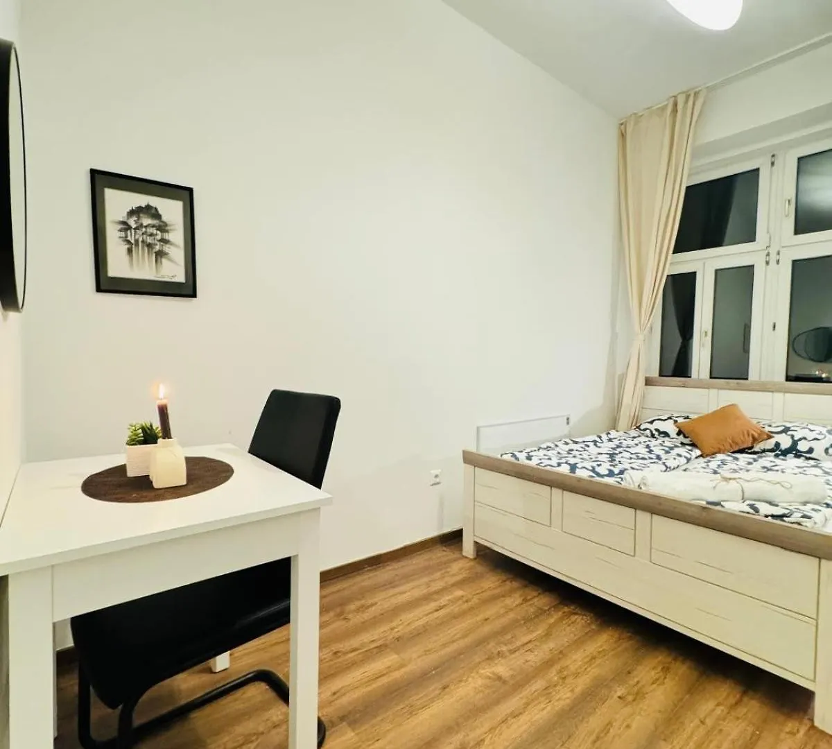 Charming 5Br Shared Apt, Minutes From Atzgersdorf Vienna Apartment